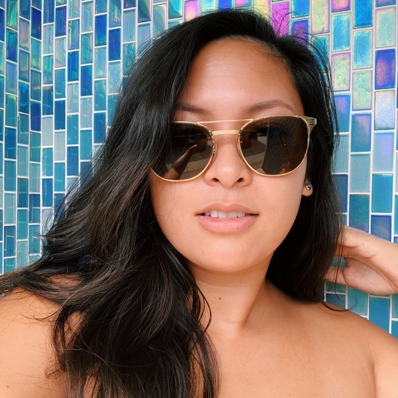 Meet your Posher, Danielle - Picture 1 of 1